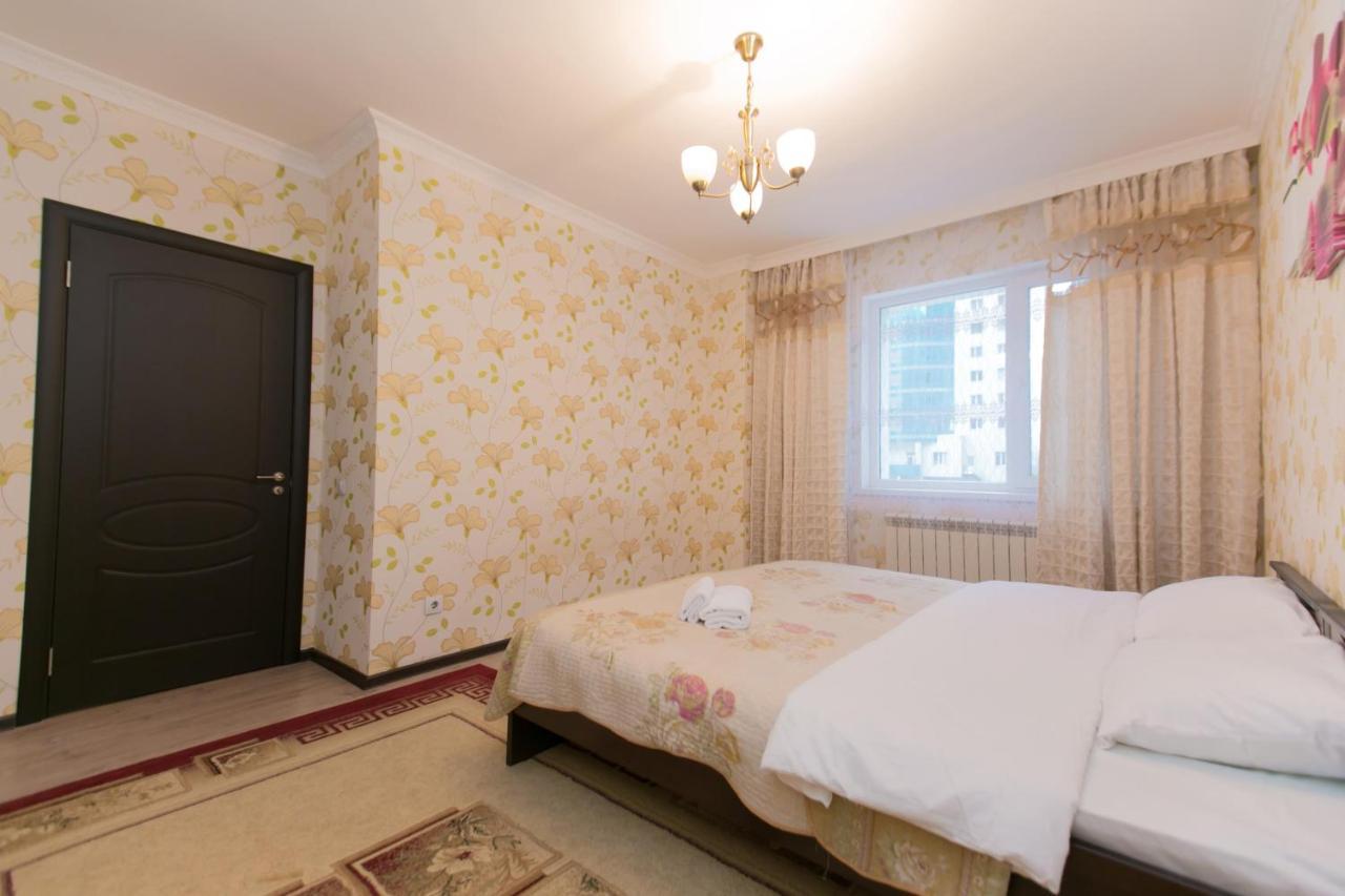 Cozy Apartment On Sarayshyq Street 5E Astana Exterior foto