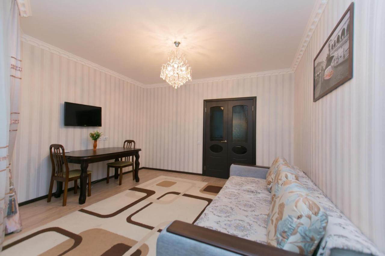 Cozy Apartment On Sarayshyq Street 5E Astana Exterior foto