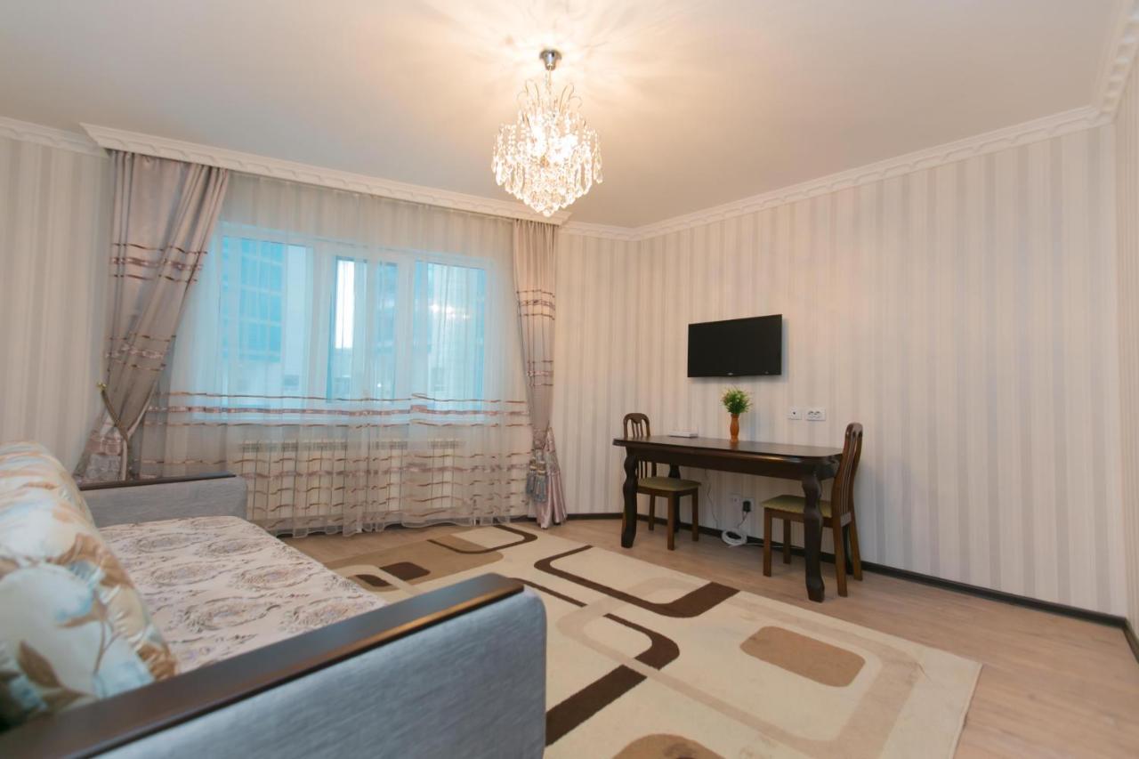 Cozy Apartment On Sarayshyq Street 5E Astana Exterior foto